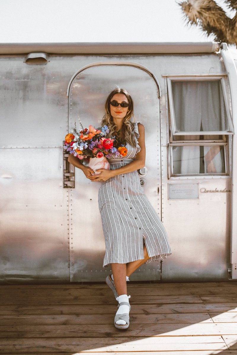 QuigleyOfficial's tweet photo. Find out how I styled my Kork-Ease sandals from @Zappos in my latest blog post! (Link)
#sponsored #Zappos # zapposxkorkease #OriginalYou https://t.co/x0ck6gbLKX