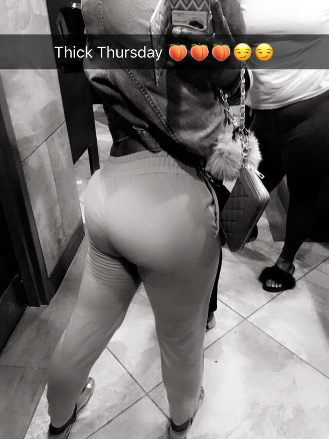 MsCoco2121's tweet photo. Ladies drop your thick Thursday pics 👀🍑😛🎂i had to start it off https://t.co/M1QBT6orOS