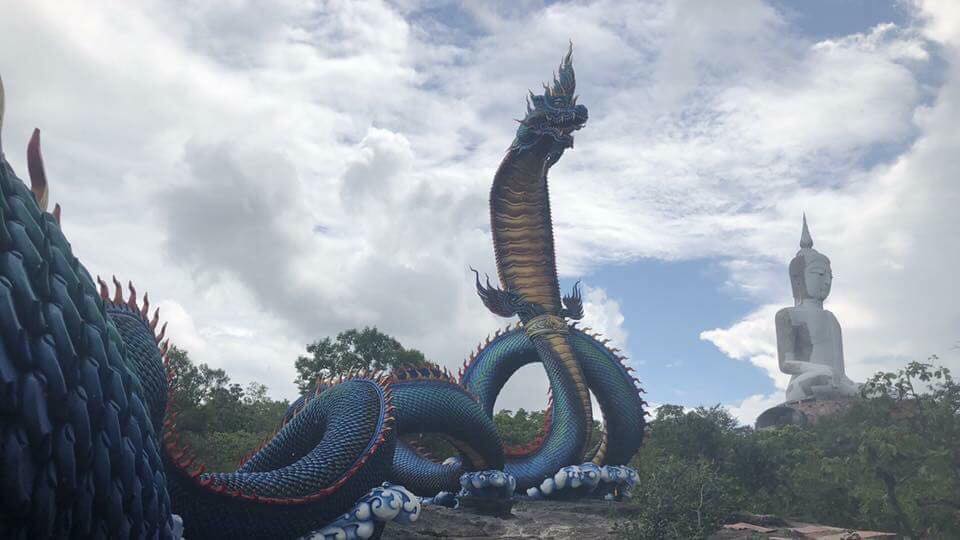 eric_sayompoo's tweet photo. แลนด์มาร์คใหม่ จ.มุกดาหาร "องค์พญาศรีมุกดามหามุนีนีลปาลนาคราช" 

ขนาดความยาว ๑๒๒ เมตร ส่วนหัวสูง ๒๐ เมตร แล้วเสร็จสมบูรณ์วันเสาร์ที่ ๒๘ เมษายน ๒๕๖๑ ตั้งอยู่ในบริเวณ วัดพระพุทธบาทภูมโนรมย์ อ.เมือง จ.มุกดาหาร https://t.co/g71RnX699U