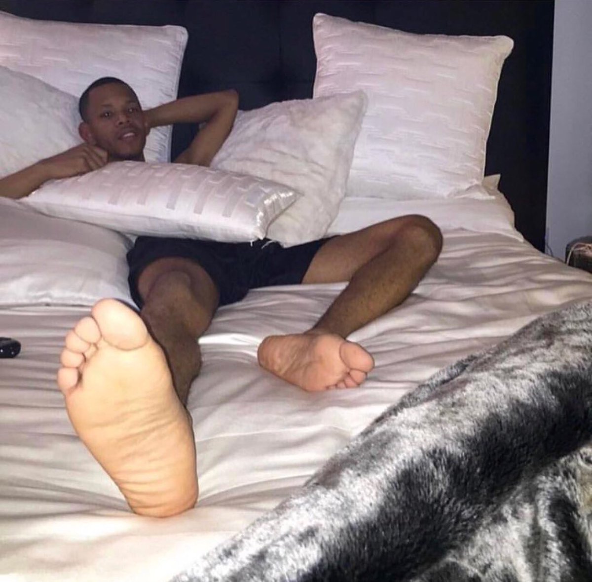 cashmasterrjack's tweet photo. perfection ✨

#findom #cashmaster #malefeet #alphamale #sockfetish #footmaster #paypig #findom #humanatm #malefootfetish #jockfeet #footfag https://t.co/bWuWfcVEUQ