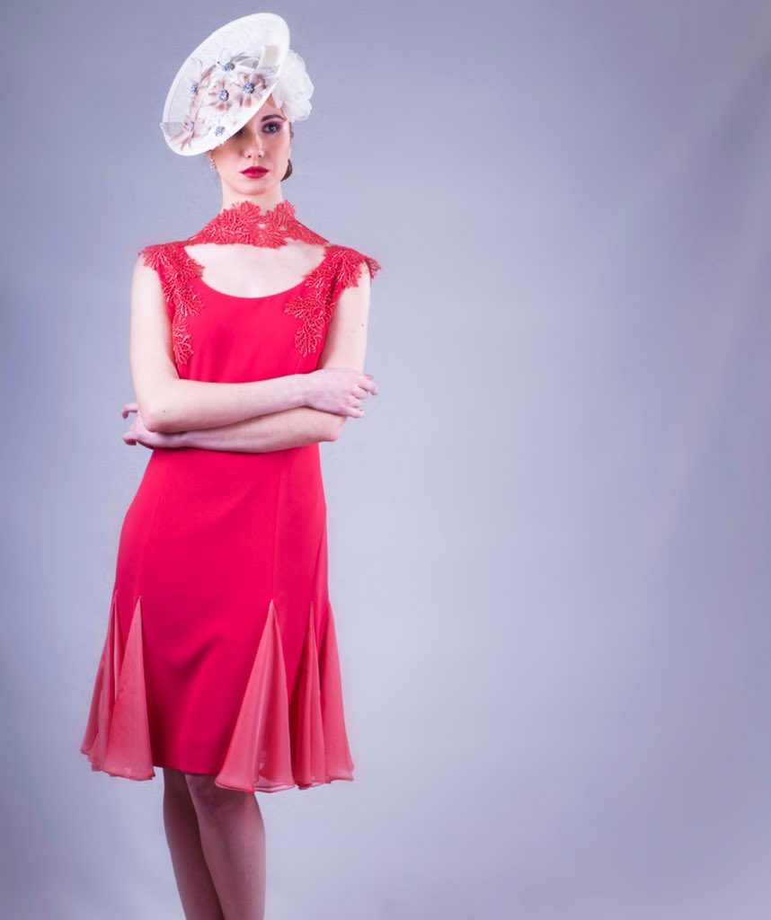 TocadosAirun's tweet photo. Clasicismo ... Siempre #elegante y #atemporal.
HAT @TocadosAirun
DRESS @SlabonModa
MAKEUP #tiendasagatha
PIC #RaulAguilerafotografiayvideo
MODEL #mprsol https://t.co/FNAwsIUjkj