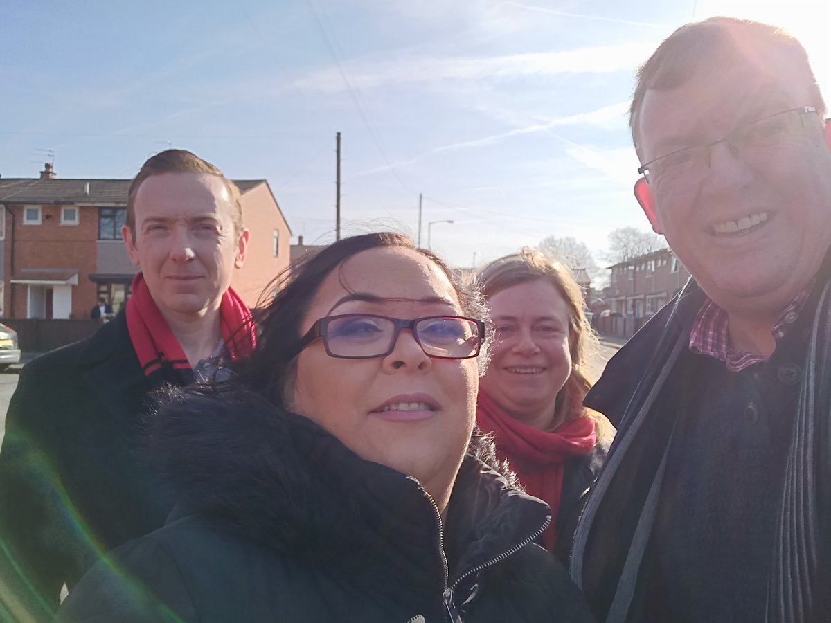 Morning :) Make sure you #VoteLabourToday #ForTheManyNotTheFew Give your #3votes4Labour in #Hulme Vote Lee-Ann Igbon 🌹 ❎ Nigel Murphy 🌹 ❎ Annette Wright 🌹 ❎