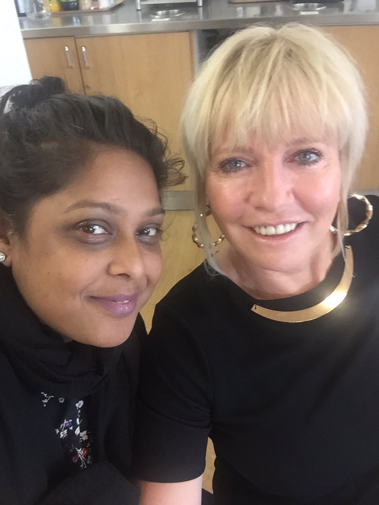 Making connections in Redbridge for the next <a href="/Tesco_London/">Tesco London</a> #bagsofhelp panel meeting in the Borough. Thanks Angie <a href="/TescoHavering/">Angie Brown</a> for crossing over the border to give me a hand <a href="/GroundworkLON/">Groundwork London</a>