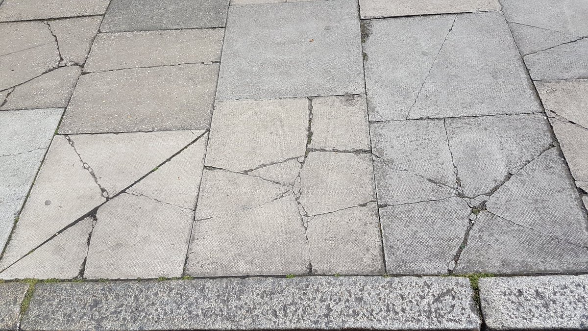 KeaneMJ's tweet photo. It seems a few people are out there voting for me so whatever the #OvalWard result thanks to all who did. Left to my own devices, I wouldn't go knocking on doors to drum up votes. Public is better served if I monitor £m contracts and gets things fixed before they get worse. https://t.co/2j6Ud5e48f