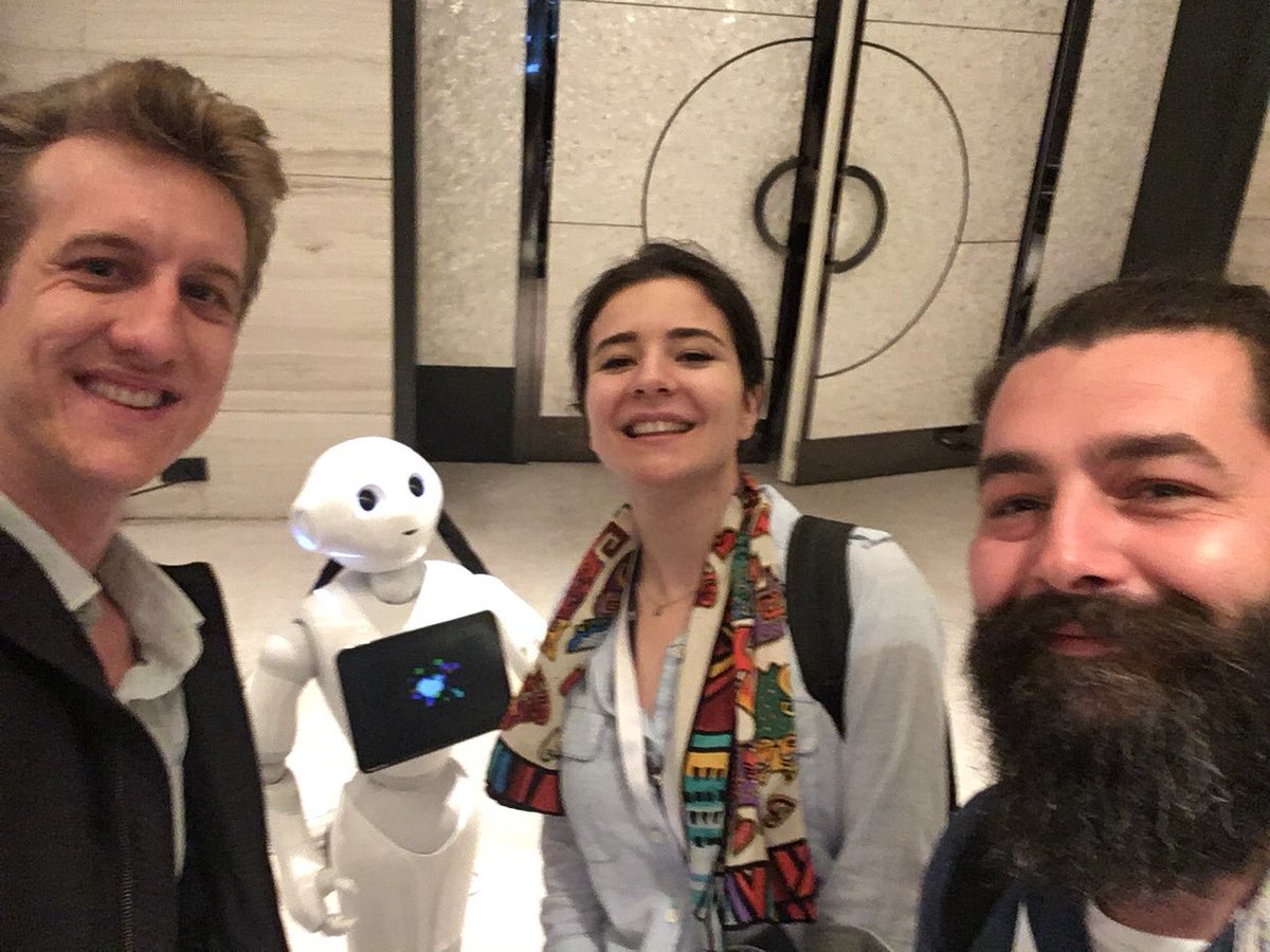 Naecus's tweet photo. Hello #Watson 👋🏼 It can speak Turkish! #UXAliveTurkey #UXAlive2018 https://t.co/koysbZ9wQx