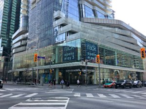Nordstrom Rack Unveils Glass-Enclosed Canadian Flagship [Photos]: ow.ly/XWho30jO5wj <a href="/nordstromrack/">Nordstrom Rack</a> <a href="/BloorYorkville/">Bloor-Yorkville BIA</a> <a href="/NWAretail/">Northwest Atlantic</a> #RetailInsider #Glass #Flagship #Toronto