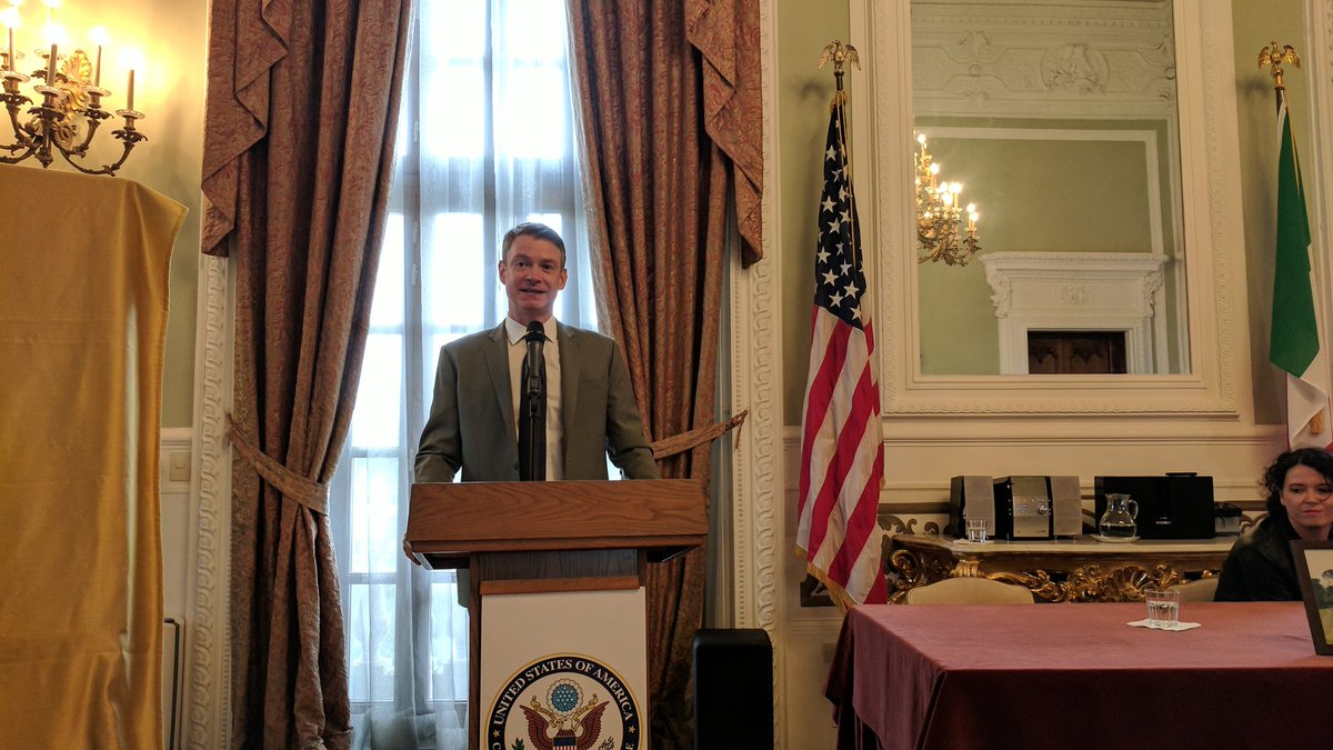 PaolaVojnovic's tweet photo. The USA Consul General of Florence announces the #newhashtag, #insieme200 to look out for, and follow the celebrations of two centuries of #American diplomatic presence in #Tuscany. https://t.co/5LjYliuiBl