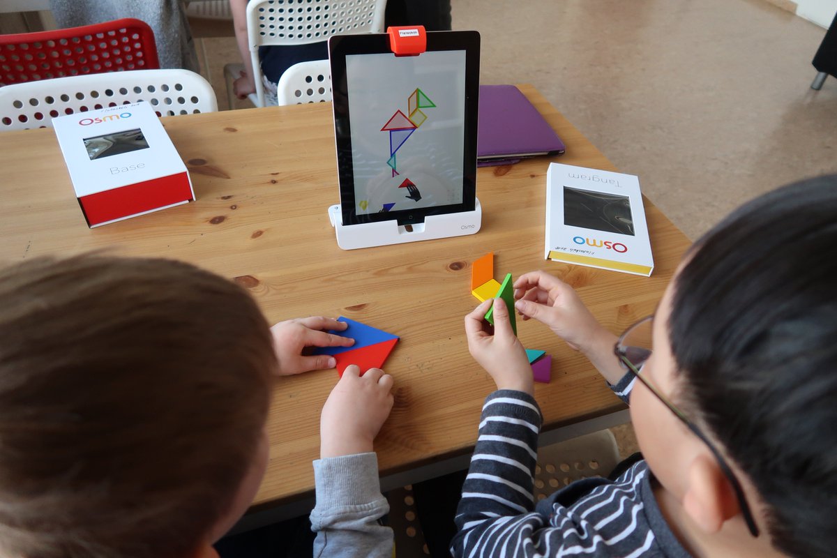 Menntamidja's tweet photo. Osmo tangram hjá 4 og 5 ára nemendum okkar í Flataskóla, alltaf vinsælt. 
#menntaspjall #skolasogur #flataskoli #menntamidja https://t.co/UDVfZDz1b6