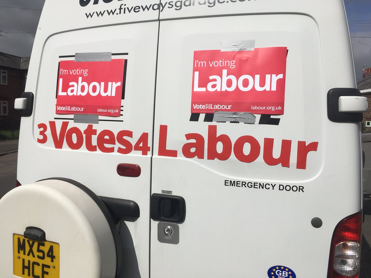 Look out for our #3votes4Labour Bus in Clayton and Openshaw today!🌹For a stronger community make sure you vote for:
Andy Harland🌹✖️
Donna Ludford🌹✖️
Sean McHale🌹✖️