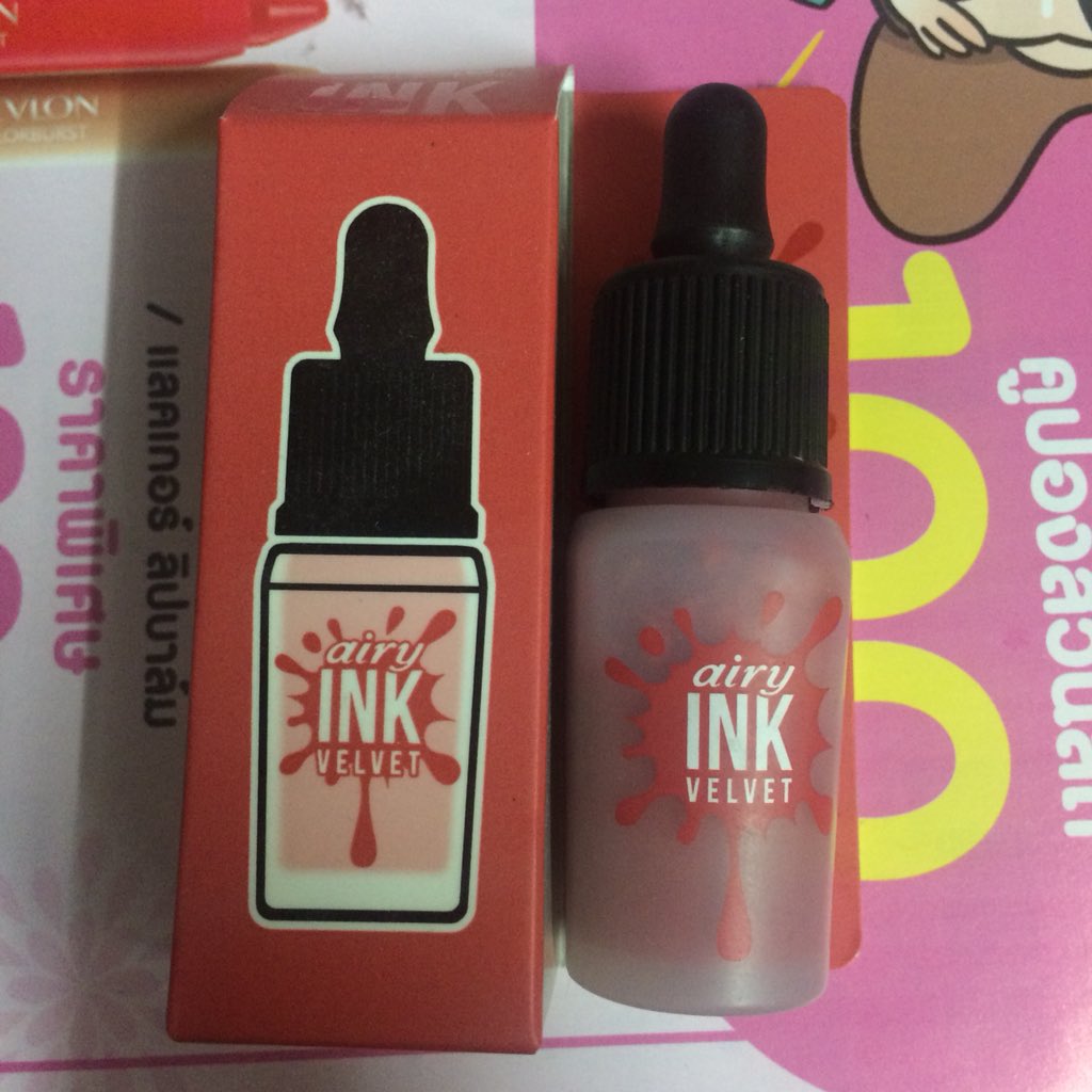 singkong_store's tweet photo. ลิป Peripera airy ink velvet เบอร์07 ส่งต่อ200 พร้อมโอนส่งฟรี เคยใช้แค่สองครั้งเหลืออีกเยอะ สีออกชมพูอมส้ม #ส่งต่อ #ส่งต่อคสอ #ส่งต่อสกินแคร์  #ส่งต่อเครื่องสำอาง #ส่งต่อลิป #peripera #periperaairy https://t.co/6HfdlpvIbR