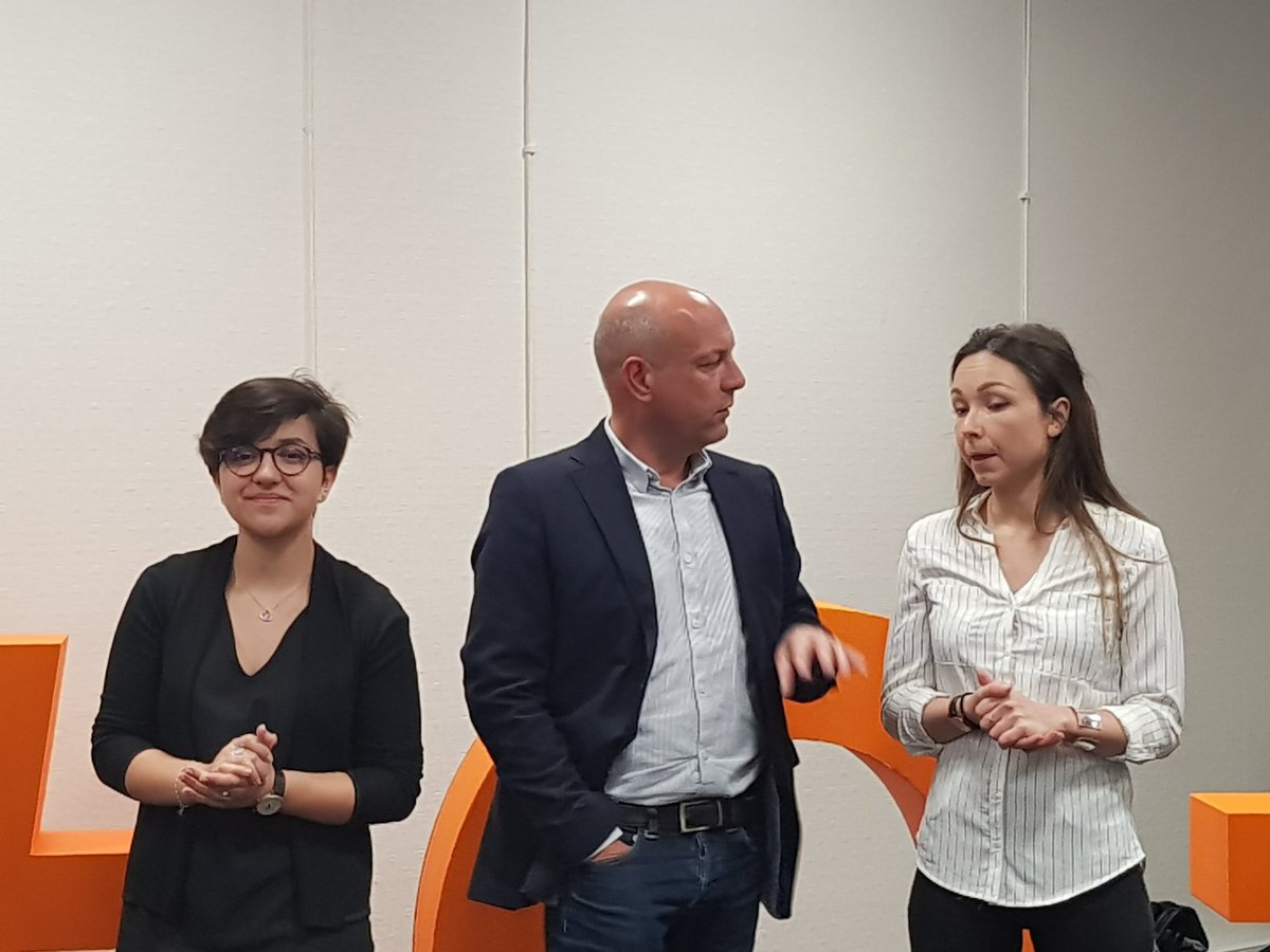 cbpbaste's tweet photo. Événement remise des #Tropheestopverbatim et #TropheesInitiative @OrangeNvAquit @vincebouyer et grande #Fierté #ADSO  pour nos primés Léa et Marine #boutiqueOrange #AngoulêmeCasino et #Agen et @s_leveque pour avoir OZé 👏👏👏👏🤗 https://t.co/95uTk8Kc3g