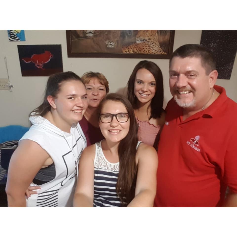 MariaanMea's tweet photo. #familytime #almosttimeagain #greeffies #love #familyiskey https://t.co/jbUMc9HRtG