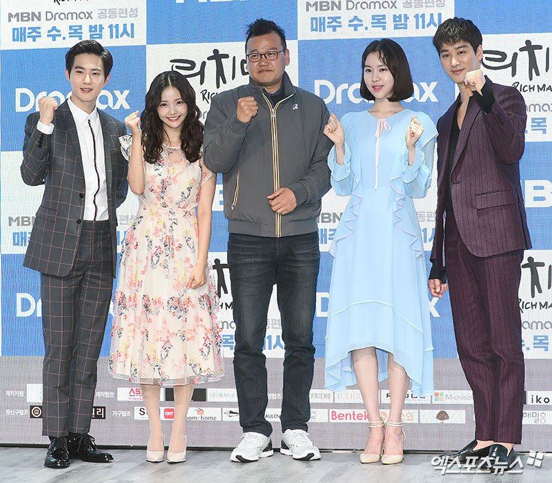 DcQGYh7VMAExPK5.jpg:large