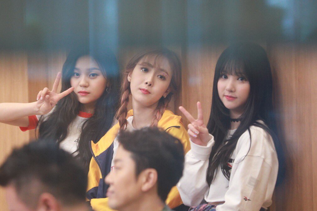 Gfriend_Diary's tweet photo. 180503 컬투쇼 여자친구 preview
#여자친구 #소원 #예린 #은하 #유주 #신비 #엄지 #gfriend #sowon #yerin #eunha #yuju #sinb #umji https://t.co/9nqX79TQ4r