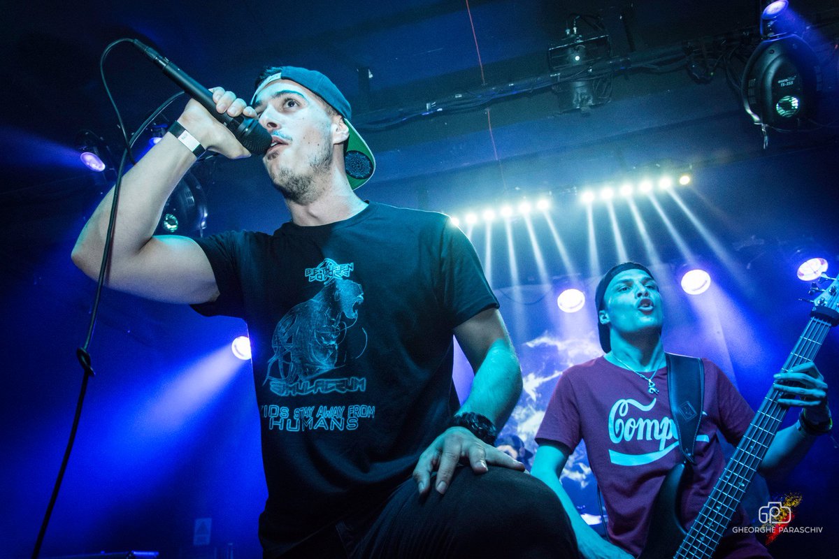 BetweenColorsRO's tweet photo. The very awesome Andrei Dusca of @We_Are_Numbers sporting our Simulacrum 👕 on-stage! Cheers and thank you! :D

📷Gheorghe Paraschiv

#wearenumbers #metalcore #live #concertphotography #tshirt #simulacrum #onstage #support #underground #brothers #cool #metalcoresinger #singer https://t.co/VngtfKXNX7