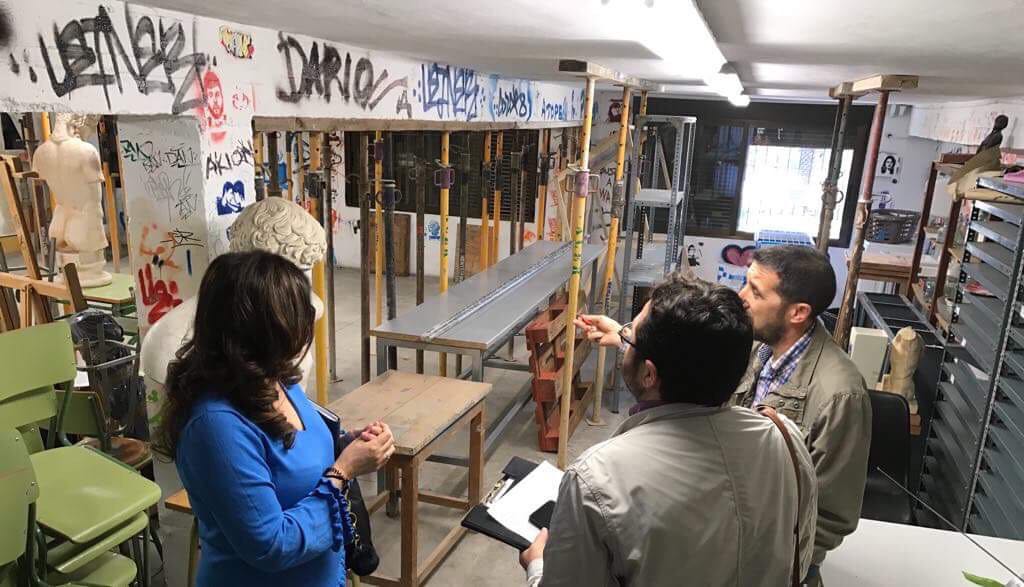 BegoCuartero_pp's tweet photo. En @PPOrihuela seguimos con nuestro #compromiso con la comunidad educativa.Por la mejora de la calidad educativa en nuestros centros #easdo https://t.co/KxwipjENc8