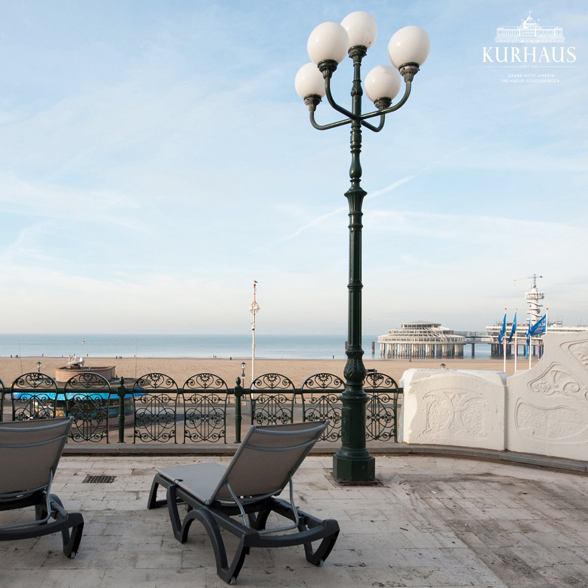 Vanaf het Spa &amp; Beauty terras met ligbedden heeft u geweldig zicht op de boulevard en de Noordzee! goo.gl/CXzEha