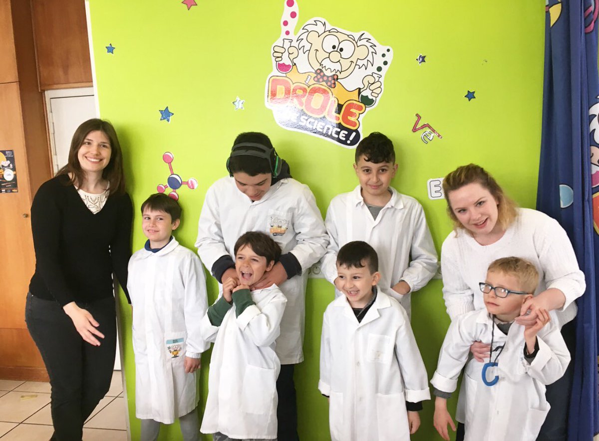 Ninoo_Asso's tweet photo. Les #ninookids se sont bien amusés mardi a l’atelier qui a eu lieu à #drôledescience à Boulogne-Billancourt #autisme https://t.co/LqaoaUHXbD