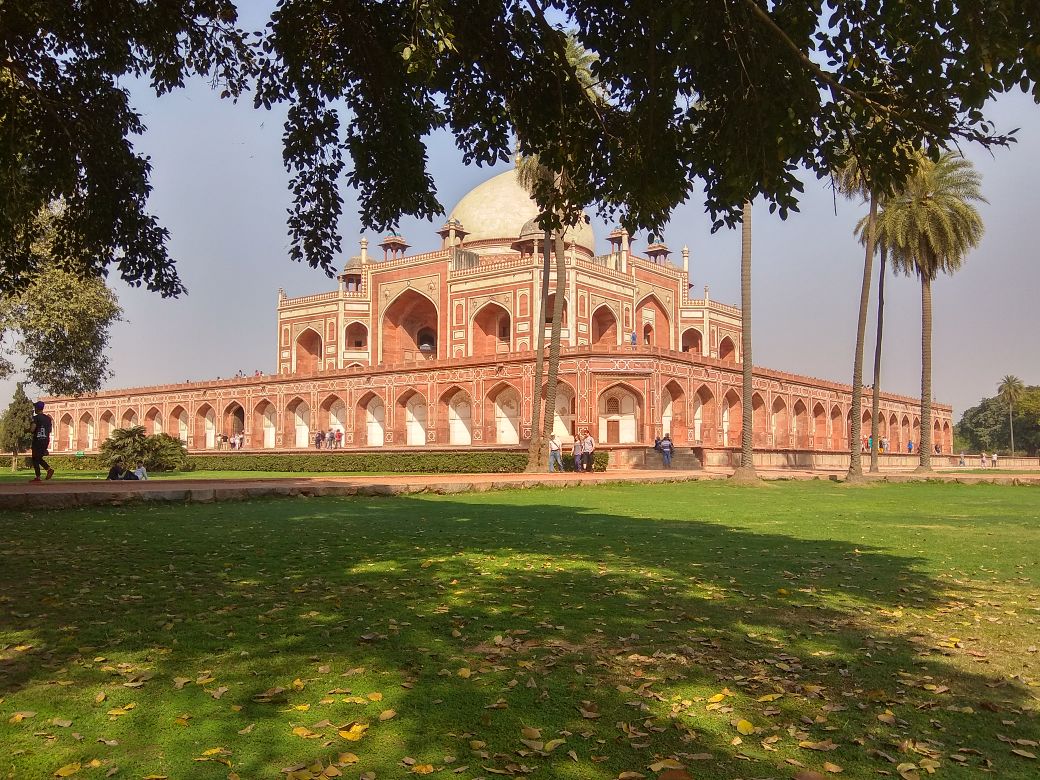 GrandDesignsIND's tweet photo. Designed by Mirak Mirza Ghiyas and his son, Sayyid Muhammad, Humayun's Tomb, New Delhi, India, was the first garden tomb in the Indian subcontinent.
#PlacesToVisit #Tomb #Delhi #India #Garden #GrandDesigns https://t.co/AhH22EcrfQ