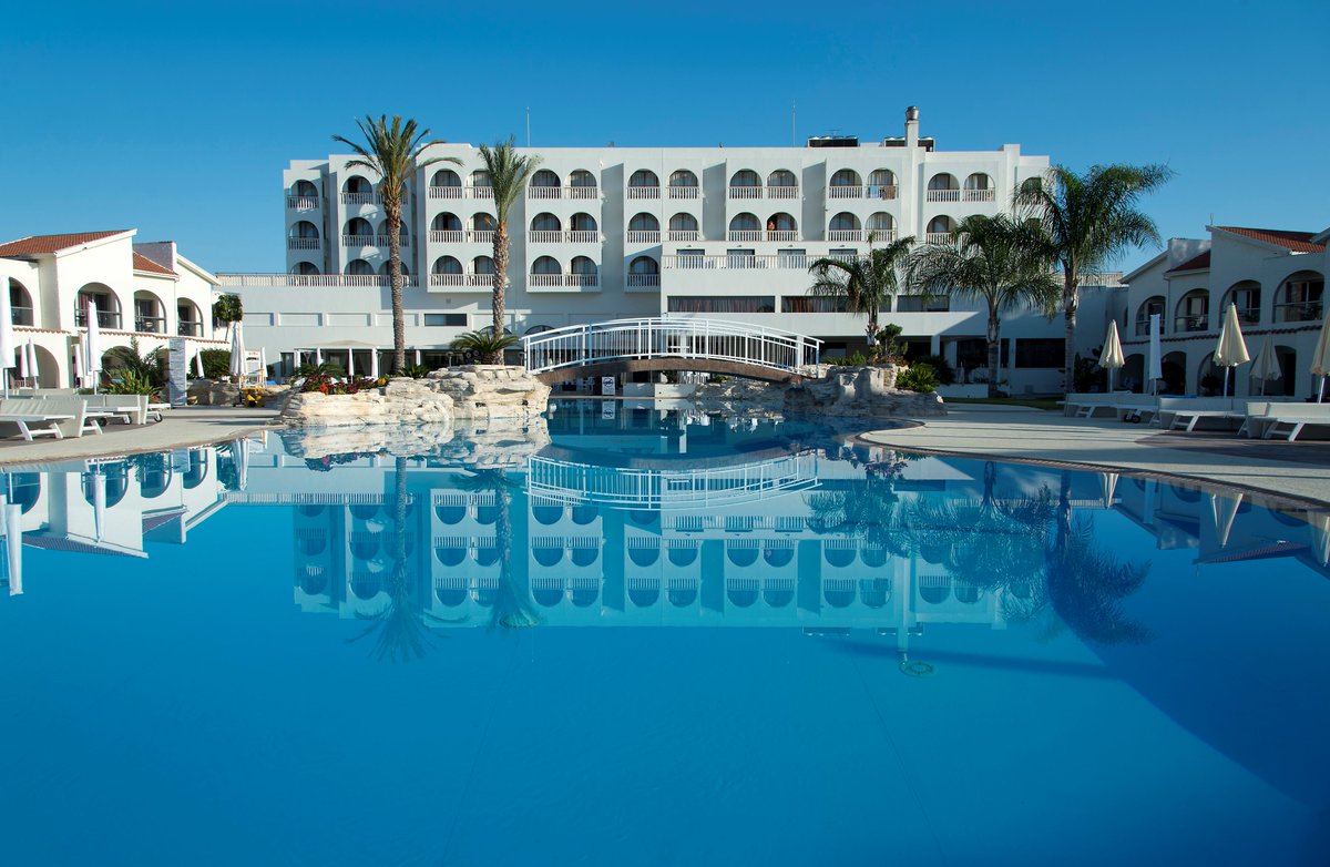 PrincessBeachCY's tweet image. Spoil yourself with a lazy day next to our swimming pool…
#Princessbeachhotel #adultspool #summer18