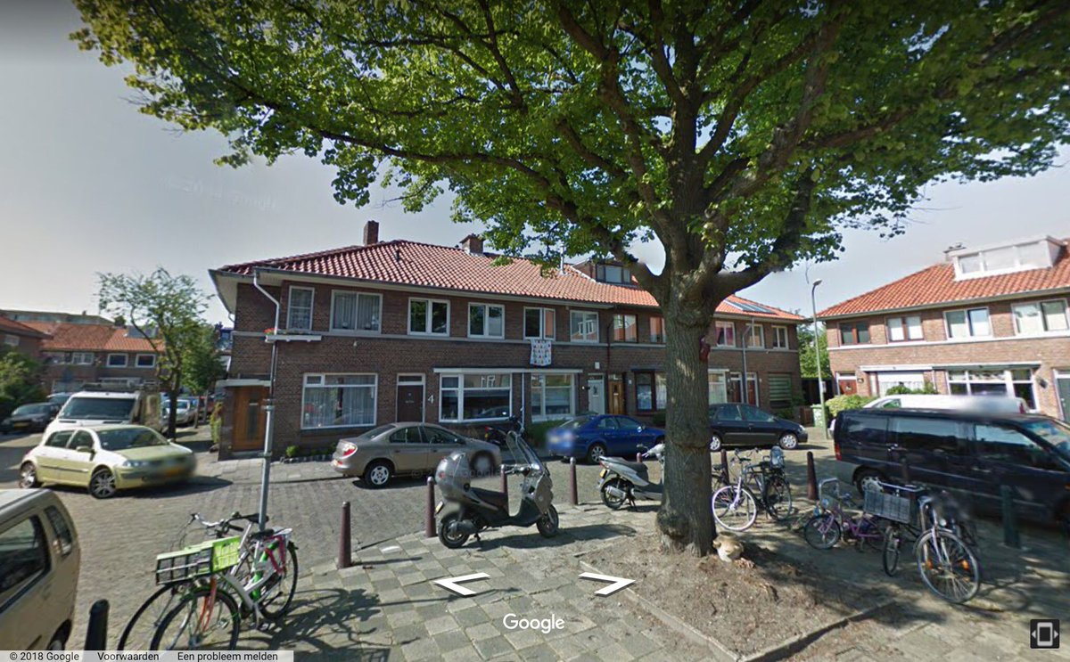 gerwinvanvulpen's tweet photo. Dakoverstekken met erkers en glas-in-lood ramen, zorgvuldig ontworpen hoeken van woningrijen. Ervaar tijdens deze wandeling door @Rustenoostbroek de kracht van NHS-architectuur!

Zaterdag 5 mei start 11.00 uur, reserveren kan via: https://t.co/YID11rbte2 https://t.co/fgkhDJrAeI