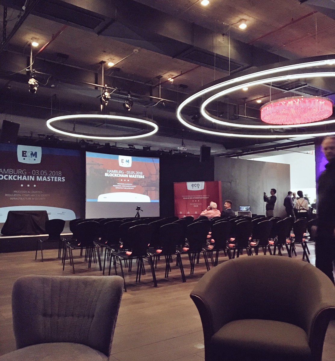 eco_de's tweet image. Wir halten euch den ganzen Tag über die #BlockchainMasters auf dem Laufenden!
RT @nataliesblock: Gleich geht es los - Blockchain Masters @eco_de @heiseonline #BCM18 #blockchaintechnology #resonanzraum