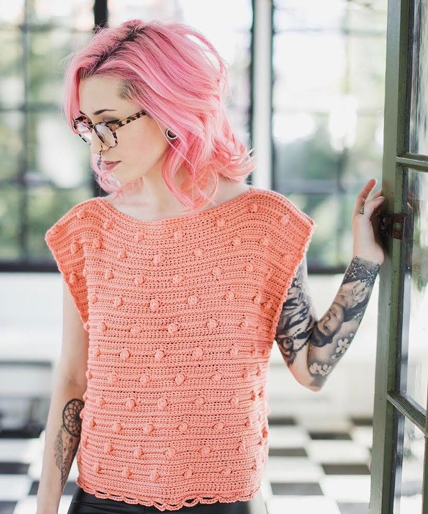 weareknittersEN's tweet image. Haven't you heard? 😍😍
We teamed up with The Hook Nook for a 5 piece *crochet* collection!
#startmaking #WAKxTHN #OOTD

crochet kit: weareknitters.me/Adelaide_tee