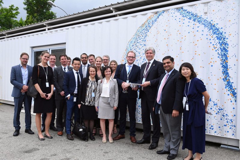 WSSNetwork's tweet photo. Honored to have Ola Elvestue Norwegian Minister of Climate and Environment and Daniel Bjarmann-Simonsen State Secretary of the Ministry of Trade, Industry and Fisheries, visit of our Pandan Loop facility in Singapore to see our digital ventures first hand #WSSNetwork #Wilhelmsen https://t.co/Ip2efQycbZ