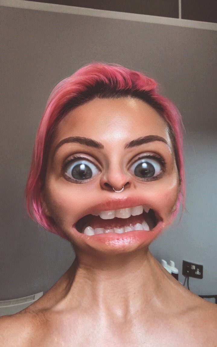 My First Ever Fake Tan | Honey Pop Kisses youtu.be/-bbpMVaKBto