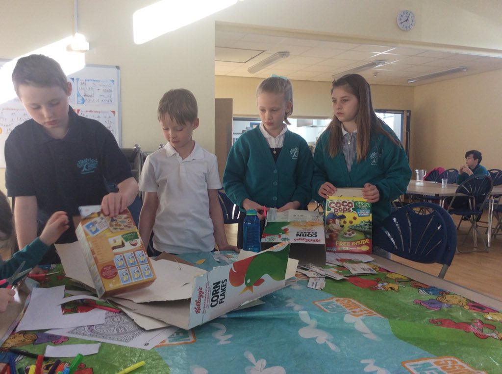 staynorHprimary's tweet image. We have started cutting up cereal boxes in Breakfast Club. Watch this space to see what we create....#breakfastcereals #creativeboxes #Kellogg’s #Nestle @eboractrust