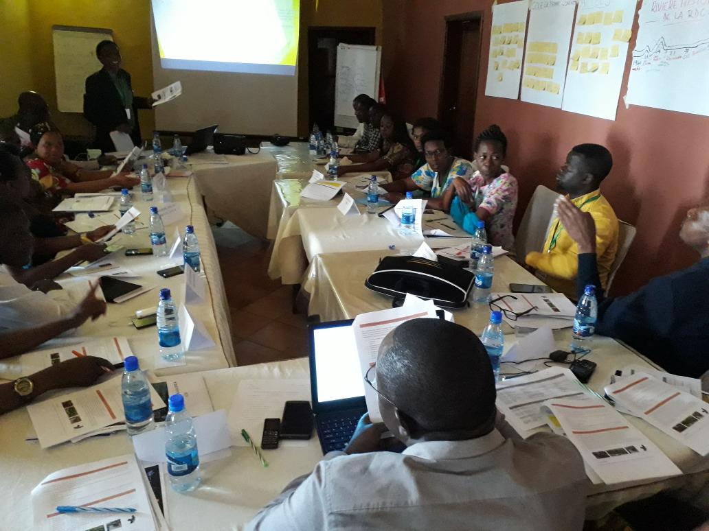 PaxChristi's tweet image. La deuxième journée de la #FormationDesFormateurs à #Goma, RDC commence avec une session sur les micro crédits. #NonviolenceEnAfrique