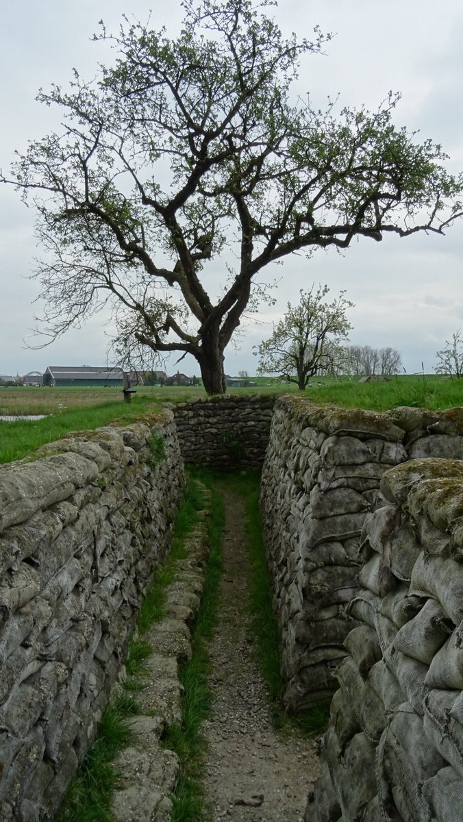 Vanaf komend weekend vaart de Liniepont weer en meteen prachtig weer voor een mooie wandeltocht langs rivier de Lek en forten login.ubase.nl/files/other/1d…