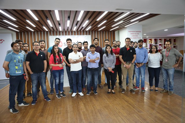 snapdealdiaries's tweet photo. Welcoming new members of Team @snapdeal with an awesome Face-Time session with the Founders. https://t.co/qkjLx4Wqfn