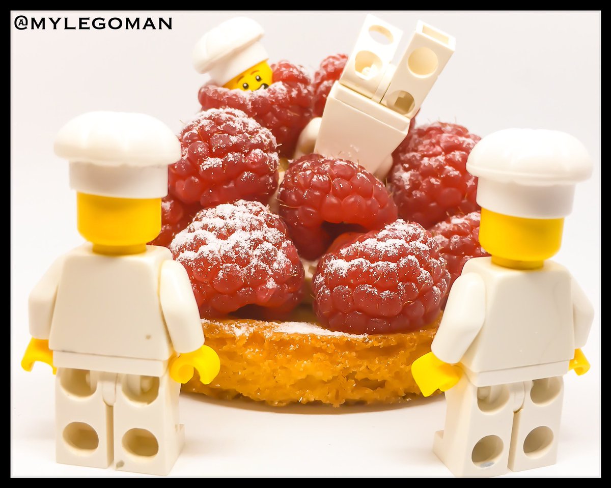 mylegoman's tweet photo. Simple 24 perfectly uniform Fruit Tarts ....or have @cherish_finden’s Ruler, scales, spirit level and kitchen sink.... chucked at you! #bakeoff the professional Sunday 8pm @Channel4 #GBBO https://t.co/aN8r7znMUp