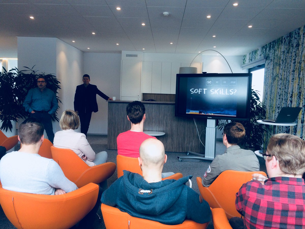 studioemma's tweet photo. Throwback naar de #softskills kick-off door @Joris14 bij @studioemma! Omdat, naast code schrijven, communiceren (en zoveel andere soft skills) minstens even belangrijk zijn in het samenwerken met elkaar. #studioemma #SEacademy #ecommerce #expert https://t.co/LjQmk0pj9Z