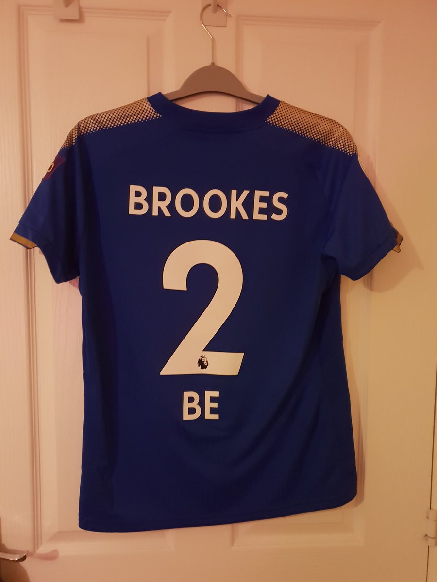 Alreettrout's tweet image. Thanks to the girls at the @LCFC shop for sorting out my gift for my fiancé. She&apos;s my #champion Melton Mowbrey #Fox #LCFC #bridetobe #November #marriage #winter #wedding2018