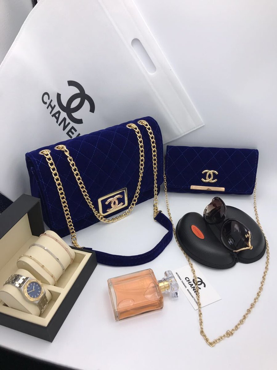 Sfv7o's tweet photo. *أقوى عروووض شنطتين*🎊
شنطة شانيل 👜
مع شنطة صغيره شانيل👝
مع كيس شانيل🛍
مع نظاره شانيل🕶
مع عطر شكل ماركه 🌹
مع ساعه بيرسكي ضمان سنه⌚
مع ثلاثة اساور 💎
*سعر العرض كامل👈🏼330﷼*🌹

الرياض فوري وخارجها شحن
للتواصل
0598855607 https://t.co/cHGuVdPqYJ