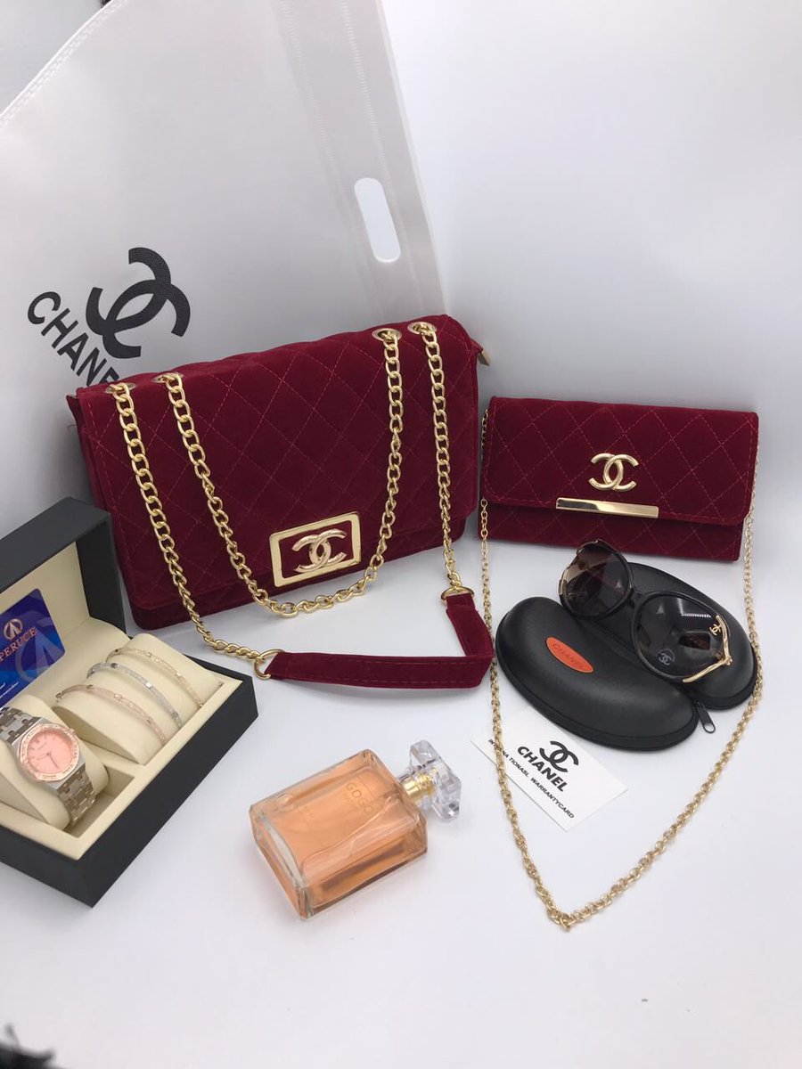 Sfv7o's tweet photo. *أقوى عروووض شنطتين*🎊
شنطة شانيل 👜
مع شنطة صغيره شانيل👝
مع كيس شانيل🛍
مع نظاره شانيل🕶
مع عطر شكل ماركه 🌹
مع ساعه بيرسكي ضمان سنه⌚
مع ثلاثة اساور 💎
*سعر العرض كامل👈🏼330﷼*🌹

الرياض فوري وخارجها شحن
للتواصل
0598855607 https://t.co/cHGuVdPqYJ