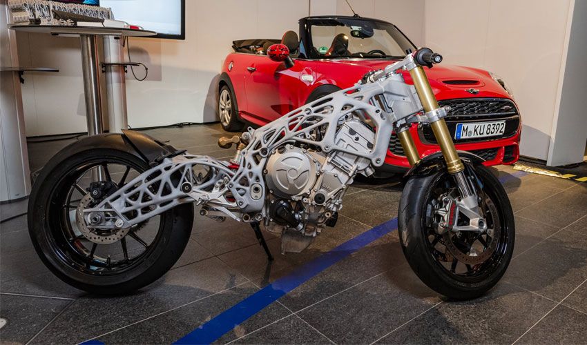 jesahelbriens's tweet photo. Des pièces imprimées en 3D et l'utilisation de l'optimisation topologique sur la nouvelle moto de BMW - 3Dnatives https://t.co/mRD0nDMIHm https://t.co/o0FFtocUxR