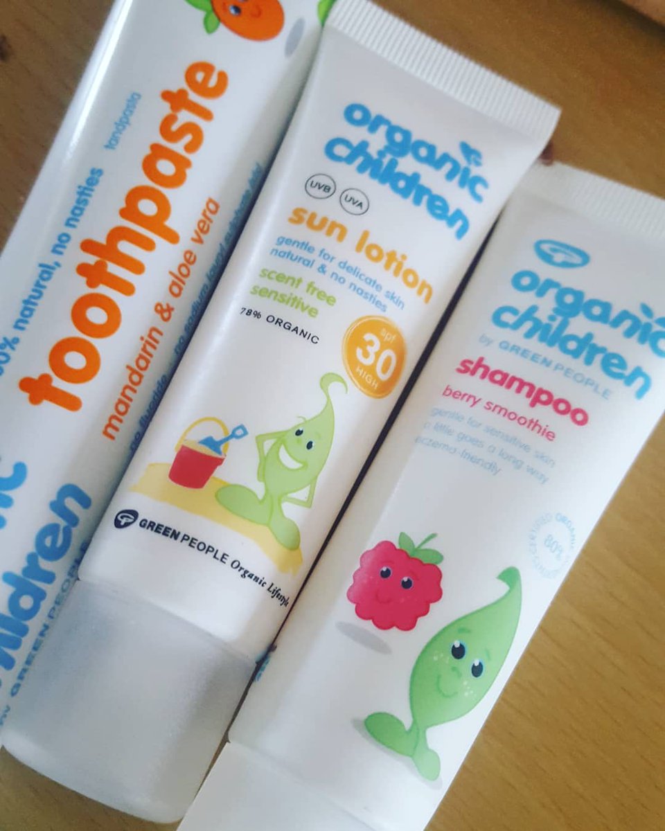 myameliarose's tweet photo. Goodies from @GreenPeopleUK 💚 slowly swapping all the brands from inside my home into all natural products 👌 love love love this brand!!

#ad #blog #greenpeople #organic #organickids #ecoliving #natural #parenting #naturalparenting https://t.co/1UM8gxPXD1