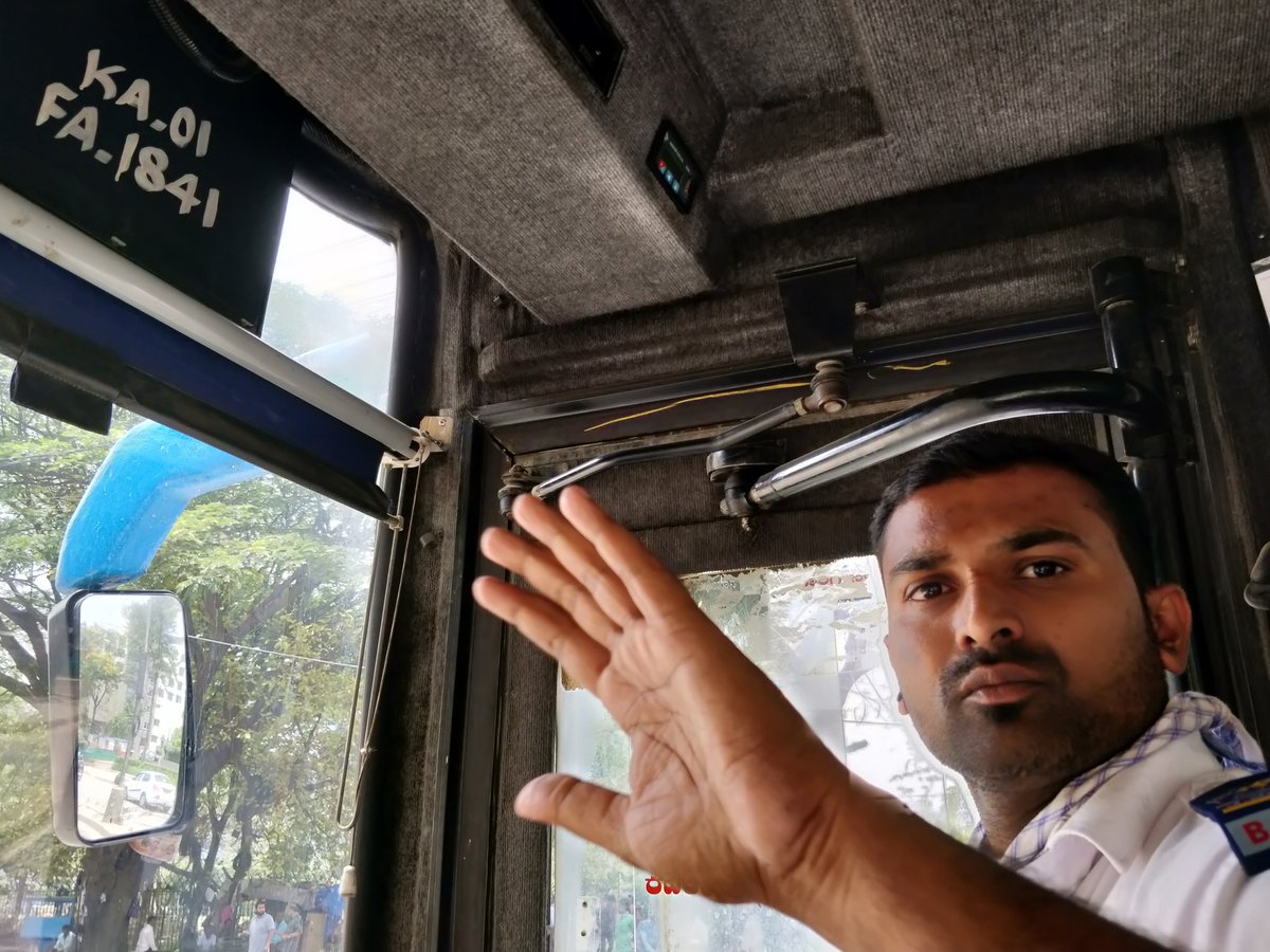 Tazyangel's tweet photo. Due to sudden #hardbrakes applied by driver throughout the trip, passengers kept falling forward. At #bigbazaar I had my right shoulder pop out when we all fell forward in the bus, managed to pop it back in before I stood up. @BMTC_BENGALURU #vayuvajra #baddriving #rashdriving https://t.co/picJKm2qEP