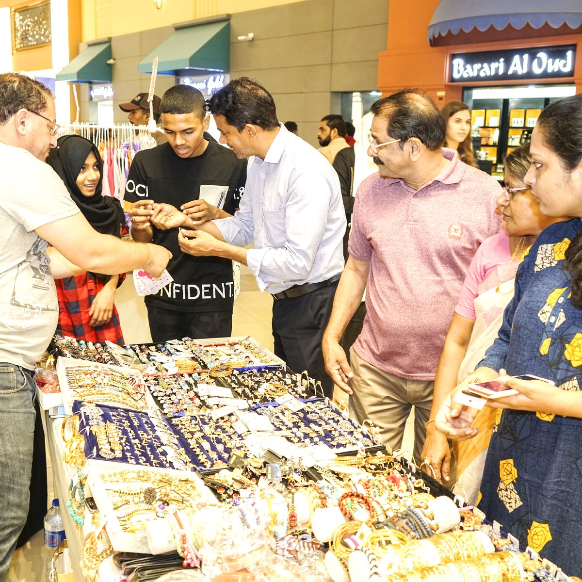 WFMuae's tweet photo. Our #WeekendBazaar opens exciting opportunities for #entrepreneurs and offers great finds for #shoppers! Visit the #WaterfrontMarket to find new shops every week! #Weekender #DubaiBazaar https://t.co/t6PEx0yWfZ