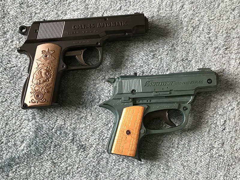 Zipp齋藤 Life On Wheels展示会は延期になりました 円盤を飛ばずピストルあったね 銃 はなく弾のみだが懐かしい 新品のような綺麗さ 銀玉鉄砲2丁 安い玩具だったが グリップの彫刻やネジの表現に手抜き無し 銀玉が1個存命 2丁とも発射可能だった Zipp齋藤 Life On Wheels展示会は延期になりました 円盤を飛ばずピストルあったね 銃 はなく弾のみだが懐かしい 新品のような綺麗さ 銀玉鉄砲2丁 安い玩具だったが グリップの彫刻やネジの表現に手抜き無し 銀玉が1個存命 2丁とも発射可能だった