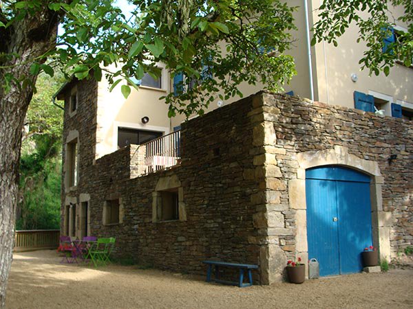 [CEVENNES ECOTOURISME : ENGAGEMENT N°2] : « L'Approvisionnement quasi-exclusif en produits laitiers/fromages produits sur place ». Un de nos adhérents y souscrit : cevennes-ecotourisme.com/P-HLOLAR048V50…
#écotourisme, #écolabel, #écoséjour #cévennes #causses