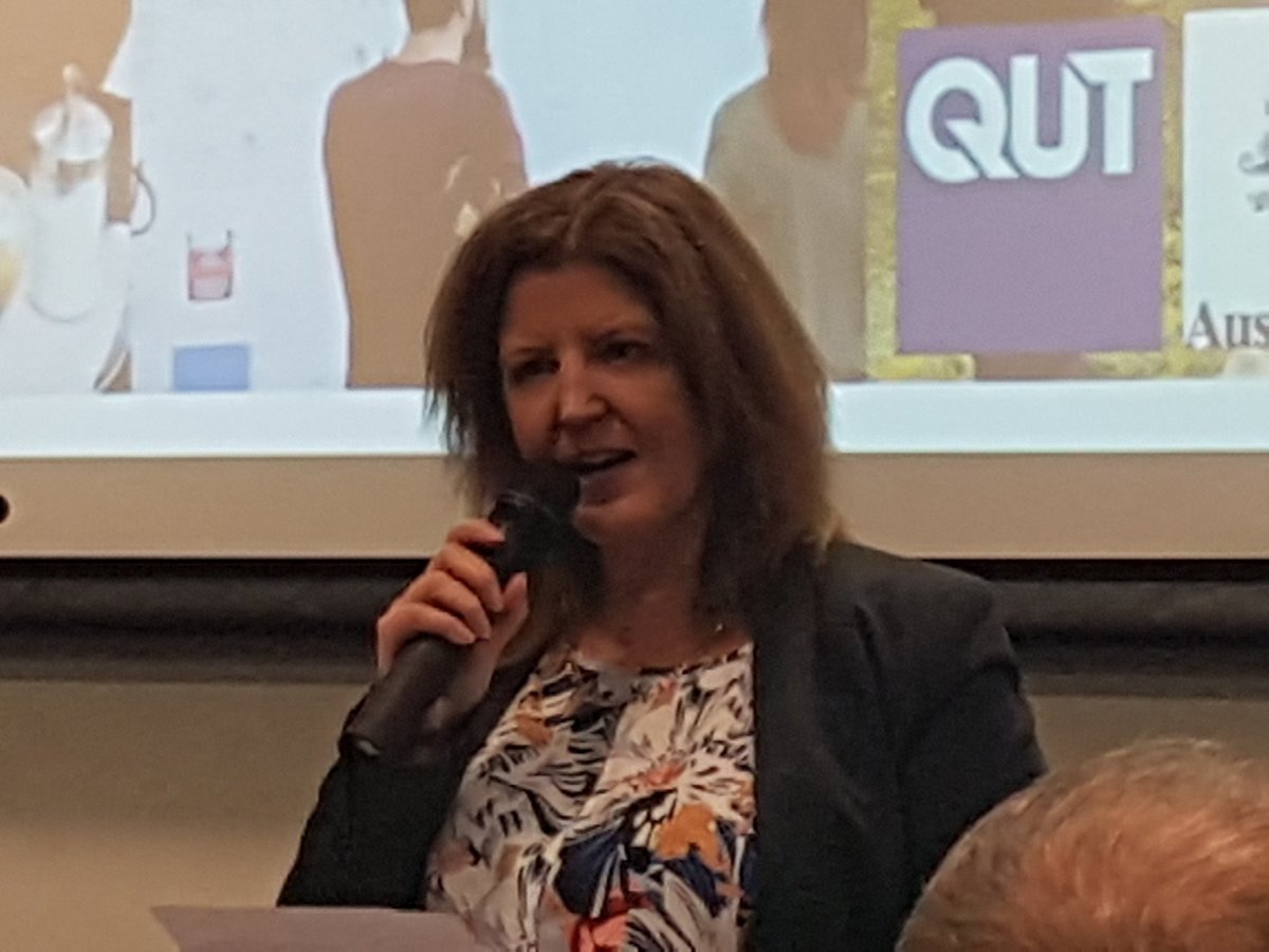 Chooks_SA's tweet image. #MegaMeetup #techscaleup lots of Chooks here with @waperry #startups #innovation #changemakers #Femalefounders #entrepreneurs