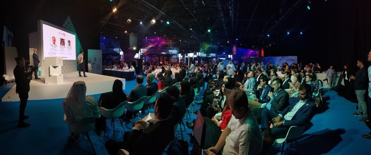 emrify's tweet photo. It’s been an amazing experience in Dubai! @mrtomnguyen #DXBONTHEBLOCK #SD_Challenge https://t.co/VqnTNuld3S