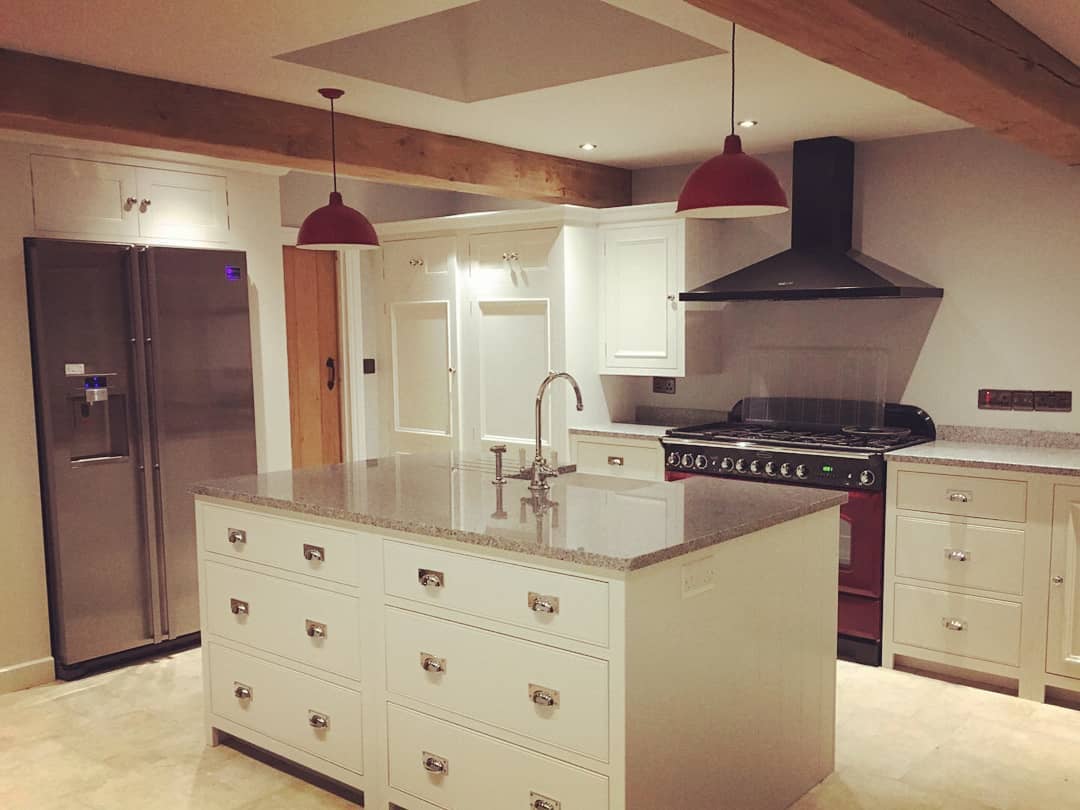 Customer Photo 😍
As @DavidHuntLights Brand Partners we are able to offer a made to order service; #pendant #lights that match your cooker, we just required a colour swatch💡
Visit our #lighting #showroom for more information & #homeideas
#kitchenlighting #interiordesign #Swindon
