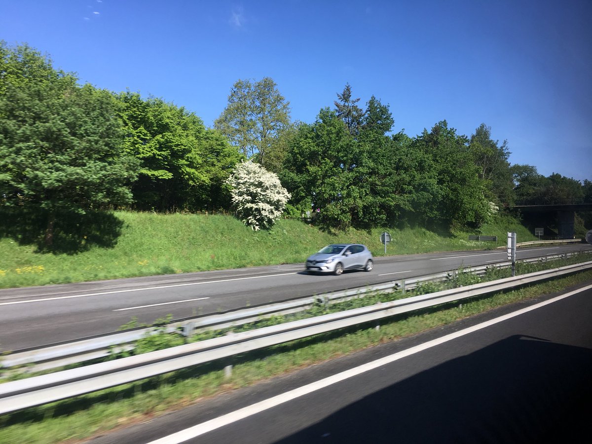 🚎 Attention Paris, les #PetitsLU sont en chemin prêts à affronter 5 heures de bus pour venir à la cérémonie du <a href="/defilexpress/">DefiLExpress</a> ! Vivement ce soir, on vous fera suivre tout ça en direct sur FB et en #LiveTweet ici 😍🔜