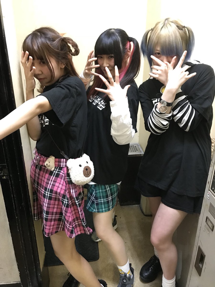 iwm2018's tweet photo. IDOL WRESTLEMANIA
目黒鹿鳴館
必殺 エモモモモ jr
#エモ
#iwm2018 https://t.co/8iohMUrqKi