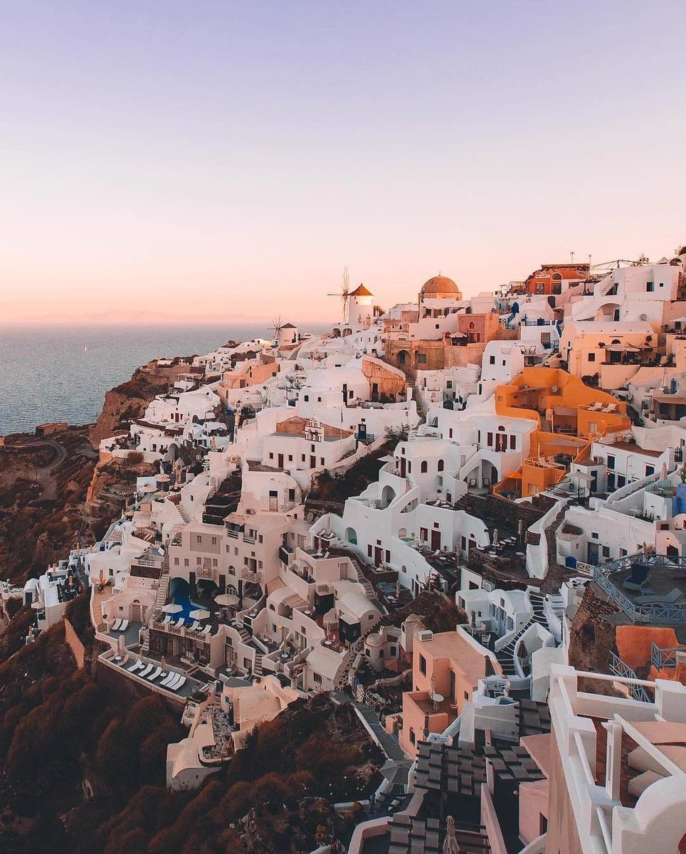 CameraTrickTips's tweet photo. Day and Night, Greece 😍😃 https://t.co/tc5SxooU6W